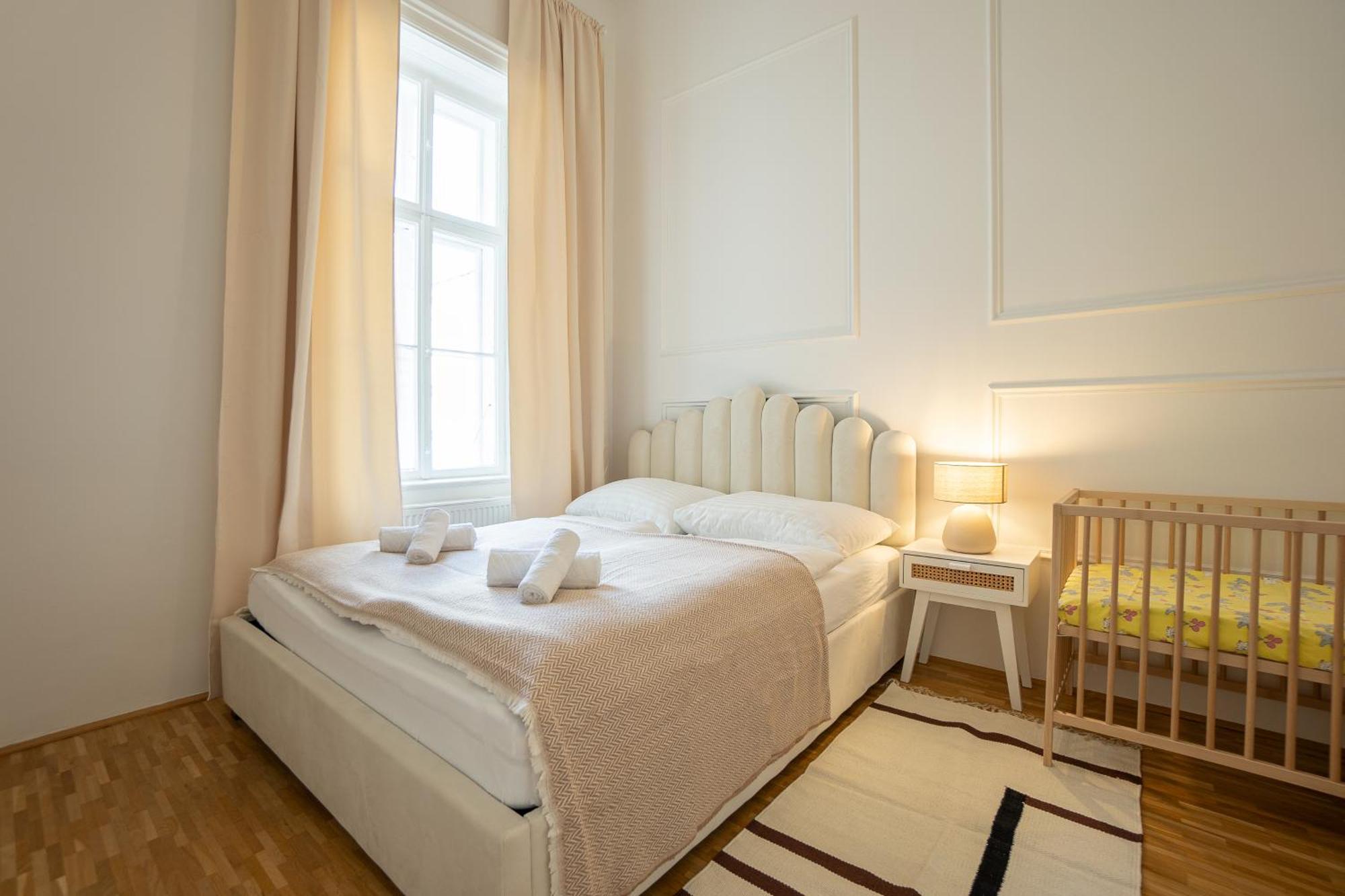 Vibrant 107 M2 Flat In The City Center Wenen Buitenkant foto